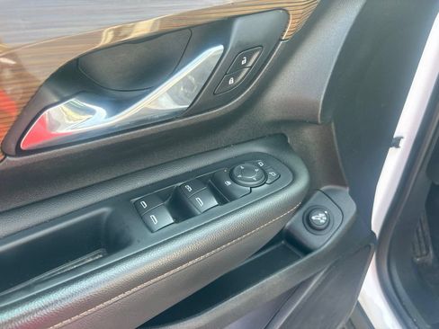 Used 2020 GMC Terrain SLE w/ Driver Convenience Package FWD image 11