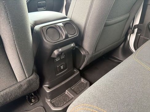 Used 2025 Jeep Wrangler Unlimited Sahara w/ Safety Group image 17