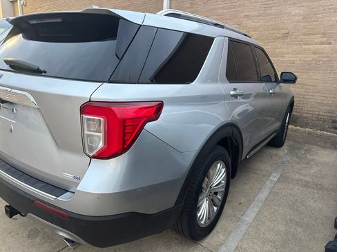 Used 2020 Ford Explorer Limited AWD/4WD image 4