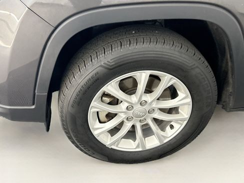 Used 2022 Jeep Cherokee Latitude Lux image 11