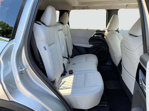 New 2025 Mitsubishi Outlander SEL image 34