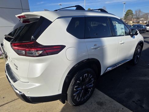 New 2026 Nissan Rogue Platinum w/ Platinum Premium Package image 3