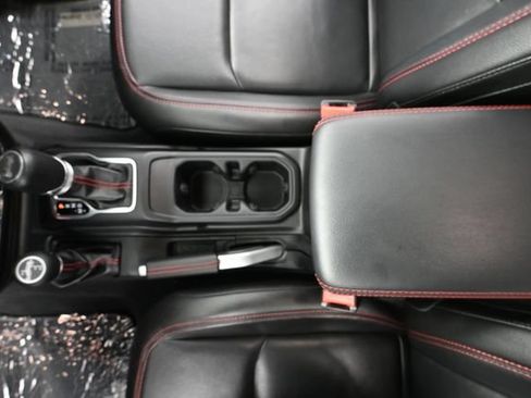Used 2022 Jeep Wrangler Unlimited Rubicon w/ Cold Weather Group AWD/4WD image 31