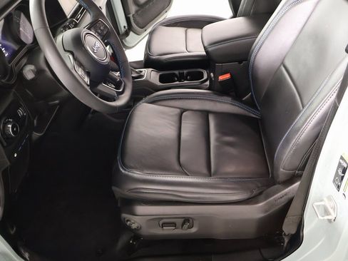 Used 2024 Jeep Wrangler Unlimited Rubicon 4xe image 12