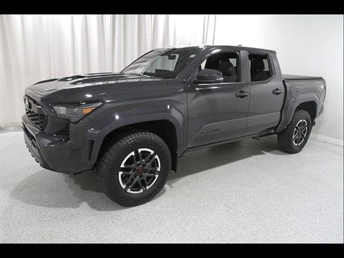 Used 2024 Toyota Tacoma TRD Sport w/ TRD Sport Upgrade Package AWD/4WD image 3