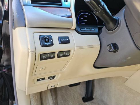 Used 2013 Lexus LS 600h L w/ Executive-Class Seating Pkg AWD/4WD image 20
