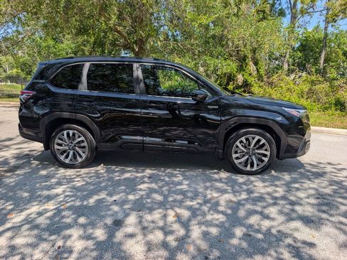 Used 2025 Subaru Forester Touring image 10