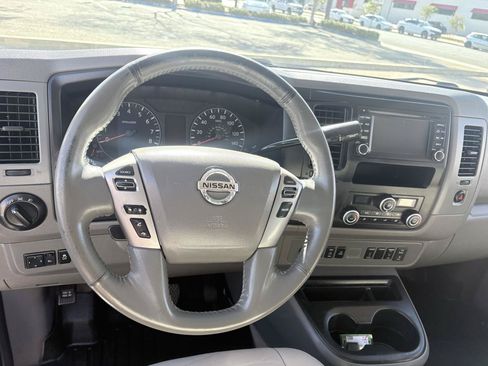 Used 2015 Nissan NV 3500 SL w/ Technology Package RWD image 8