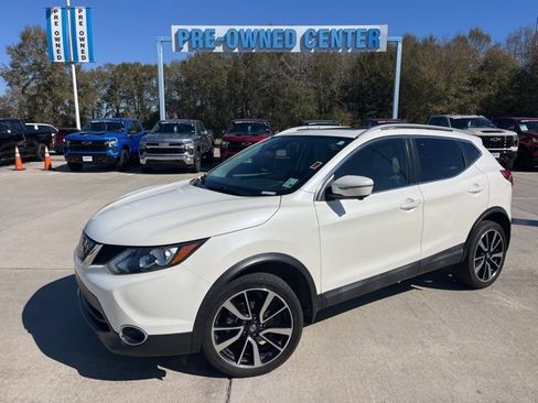 Used 2018 Nissan Rogue Sport SL w/ SL Premium Package image 2
