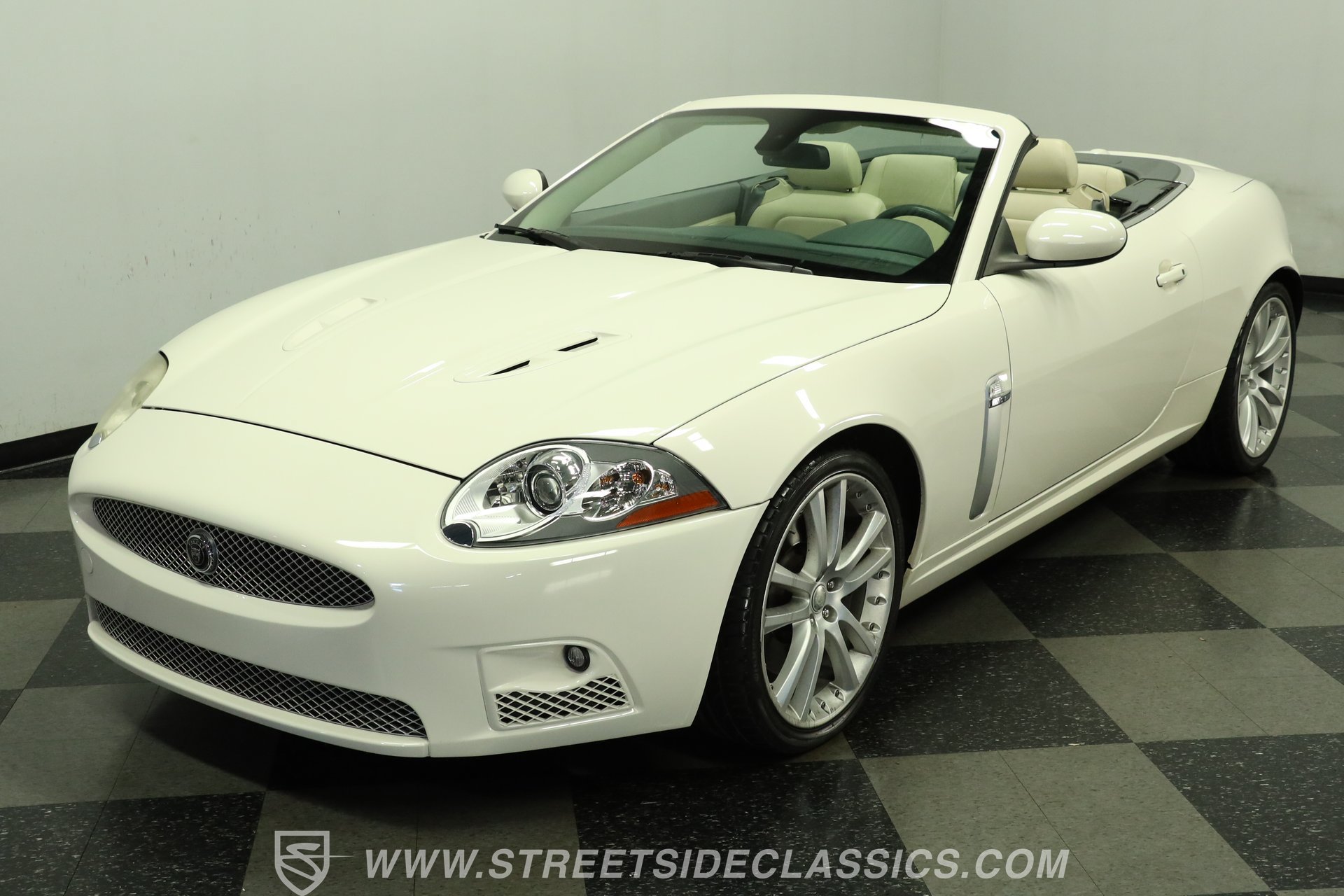 Used 2007 Jaguar XKR R RWD image 18