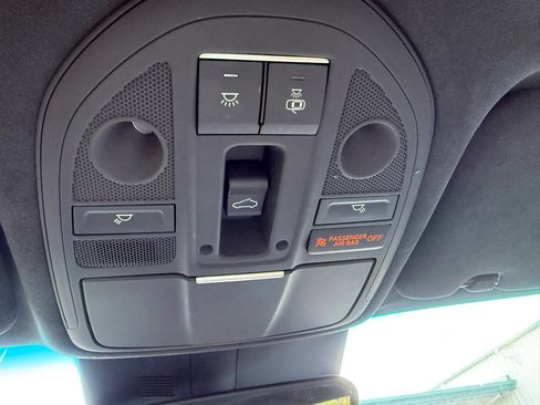 Used 2022 Genesis G70 3.3T image 40