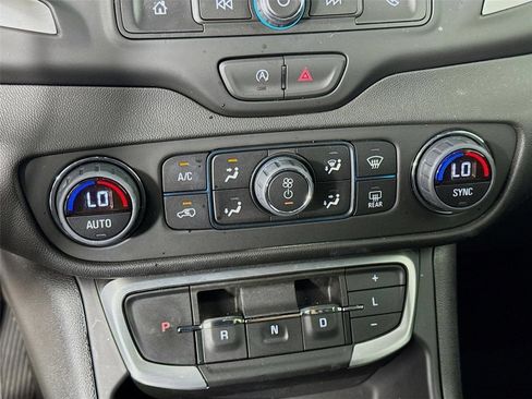 Certified 2024 GMC Terrain SLE w/ Driver Convenience Package FWD image 16