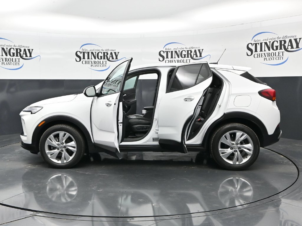 Used 2024 Buick Encore GX Preferred w/ Comfort Package FWD image 37