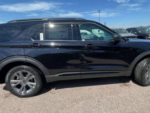 New 2026 Ford Explorer Active w/ Active Comfort Package AWD/4WD image 9
