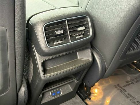 Certified 2025 Mercedes-Benz GLE 450 4MATIC image 16