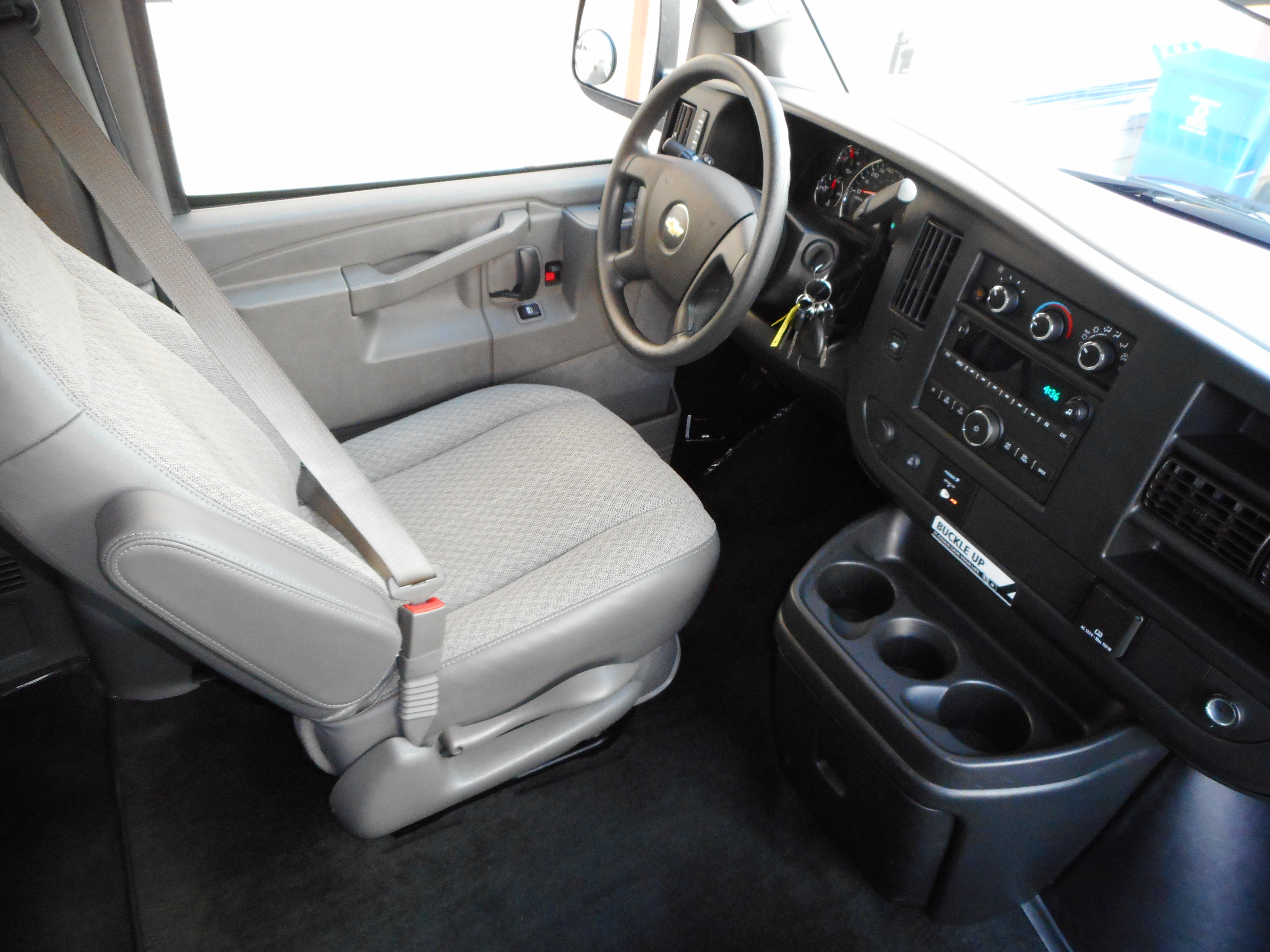 Used 2017 Chevrolet Express 3500 LT w/ LT Preferred Equipment Group RWD image 30