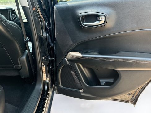 Used 2019 Jeep Compass Limited AWD/4WD image 32