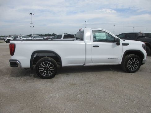New 2026 GMC Sierra 1500 Pro AWD/4WD image 3