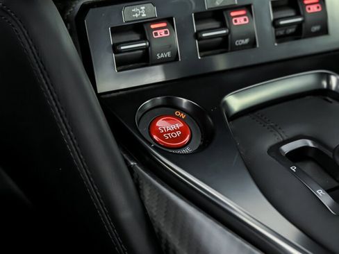Used 2020 Nissan GT-R Premium AWD/4WD image 36