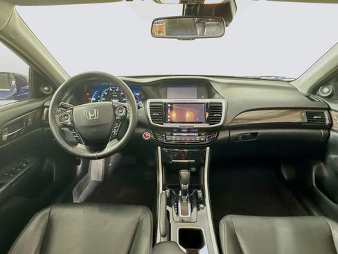 Used 2017 Honda Accord Touring image 28
