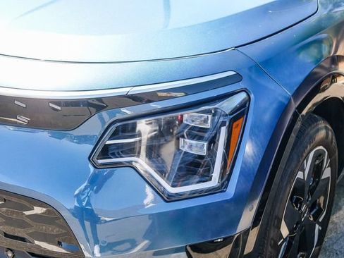 Certified 2023 Kia Niro Wave FWD image 5