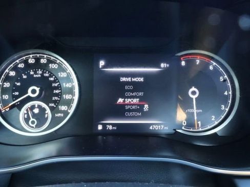 Used 2023 Genesis G70 2.0T image 22