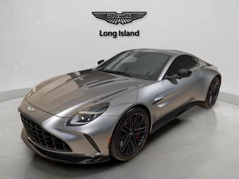 Used 2025 Aston Martin V8 Vantage Coupe image 43