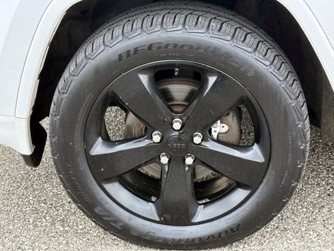 Used 2015 Jeep Grand Cherokee Altitude image 8