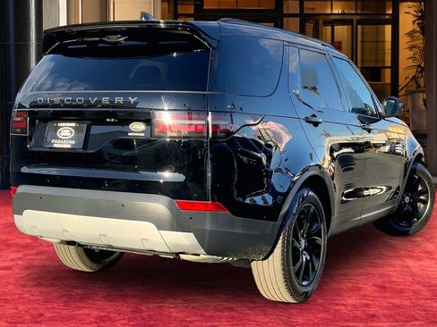 Used 2020 Land Rover Discovery HSE image 12