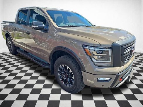 Used 2023 Nissan Titan PRO-4X w/ Pro-4x Convenience Package AWD/4WD image 31