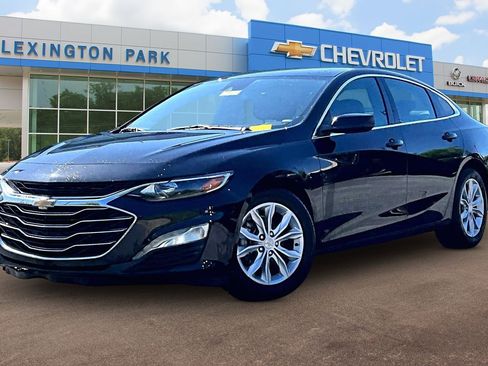 Used 2023 Chevrolet Malibu LT FWD image 2