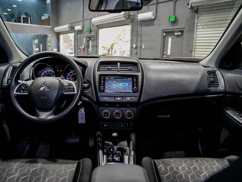 Used 2021 Mitsubishi Outlander Sport SE image 14