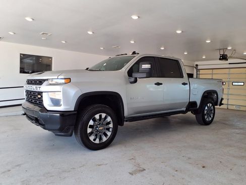 Used 2022 Chevrolet Silverado 2500 Custom w/ Custom Value Package AWD/4WD image 2