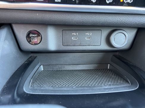 Used 2025 Nissan Rogue SV FWD image 27