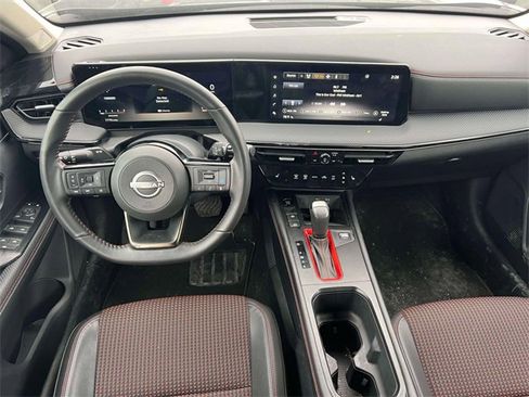 Used 2025 Nissan Kicks SR w/ SR Premium Package image 11