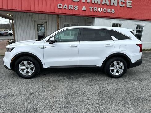 Used 2021 Kia Sorento LX image 14