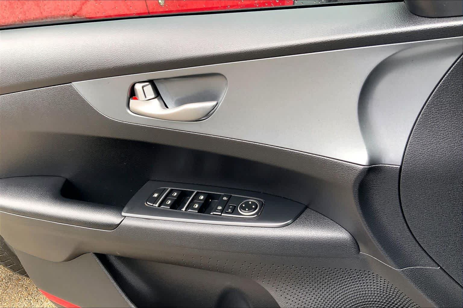 Used 2021 Kia Forte LXS FWD image 12