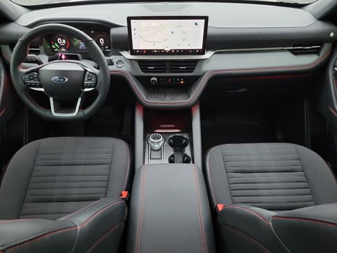 Used 2025 Ford Explorer ST-Line w/ Premium Package image 16