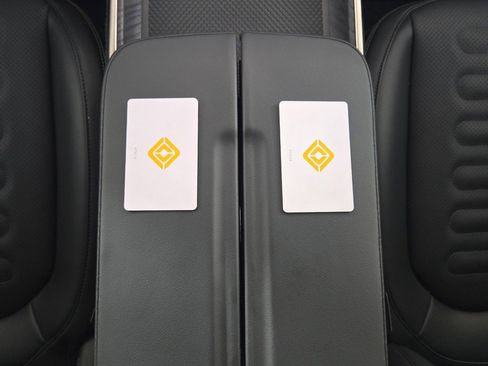 Used 2024 Rivian R1S Adventure AWD/4WD image 31
