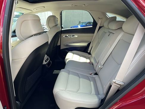 Used 2023 Genesis GV70 2.5T w/ Select Package image 37