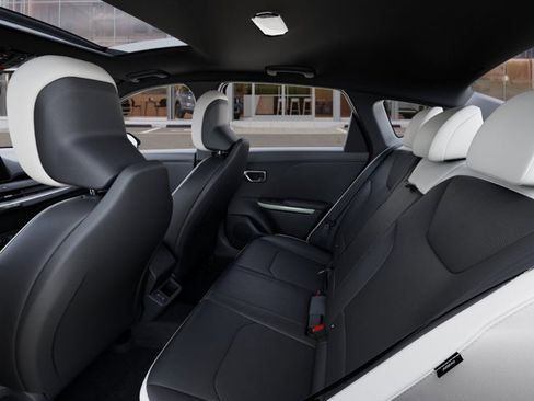 New 2026 Kia K4 GT-Line w/ GT-Line Premium Package FWD image 39