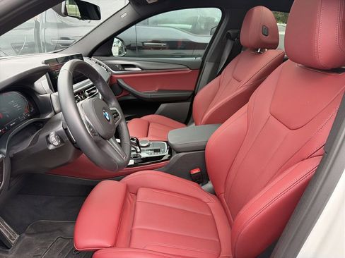 Certified 2025 BMW X4 xDrive30i w/ M Sport Package AWD/4WD image 2