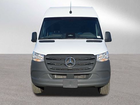 Used 2025 Mercedes-Benz Sprinter 2500 image 8
