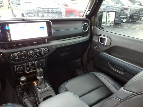 Used 2024 Jeep Wrangler High Altitude AWD/4WD image 13