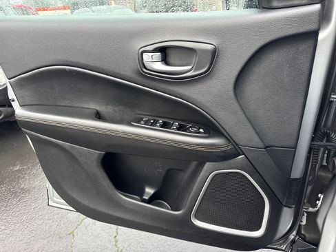 Used 2020 Jeep Compass Limited image 21