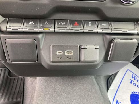 Used 2023 Chevrolet Silverado 1500 Custom image 19