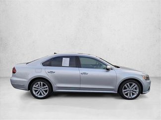 Used 2018 Volkswagen Passat 2.0T SEL Premium video 4