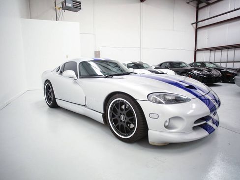 Used 1999 Dodge Viper GTS RWD image 9