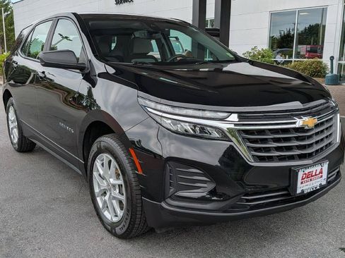 Used 2023 Chevrolet Equinox LS w/ Driver Confidence II Package AWD/4WD image 3