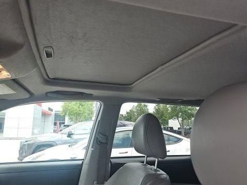 Used 2012 Toyota Highlander Limited FWD image 9